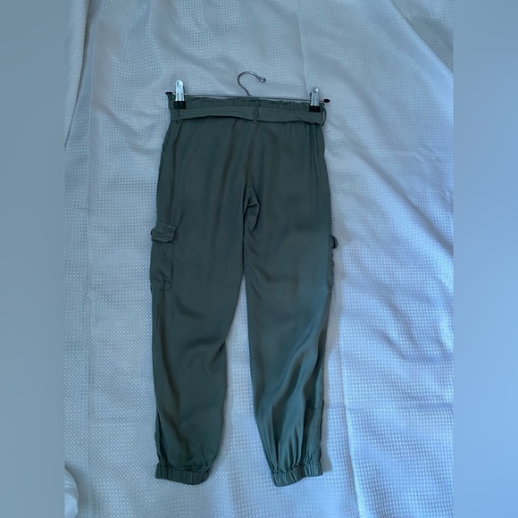 h&m girls utility joggers Size US 7 Color: gasoline/ Khaki green - Picture 12 of 13